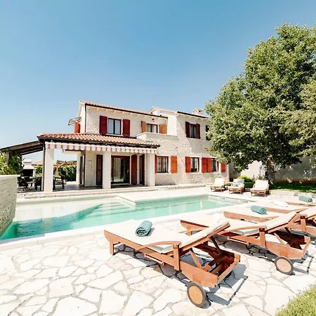 Alma Tatil Evi *
