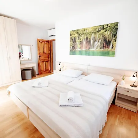 Alma Tatil Evi *